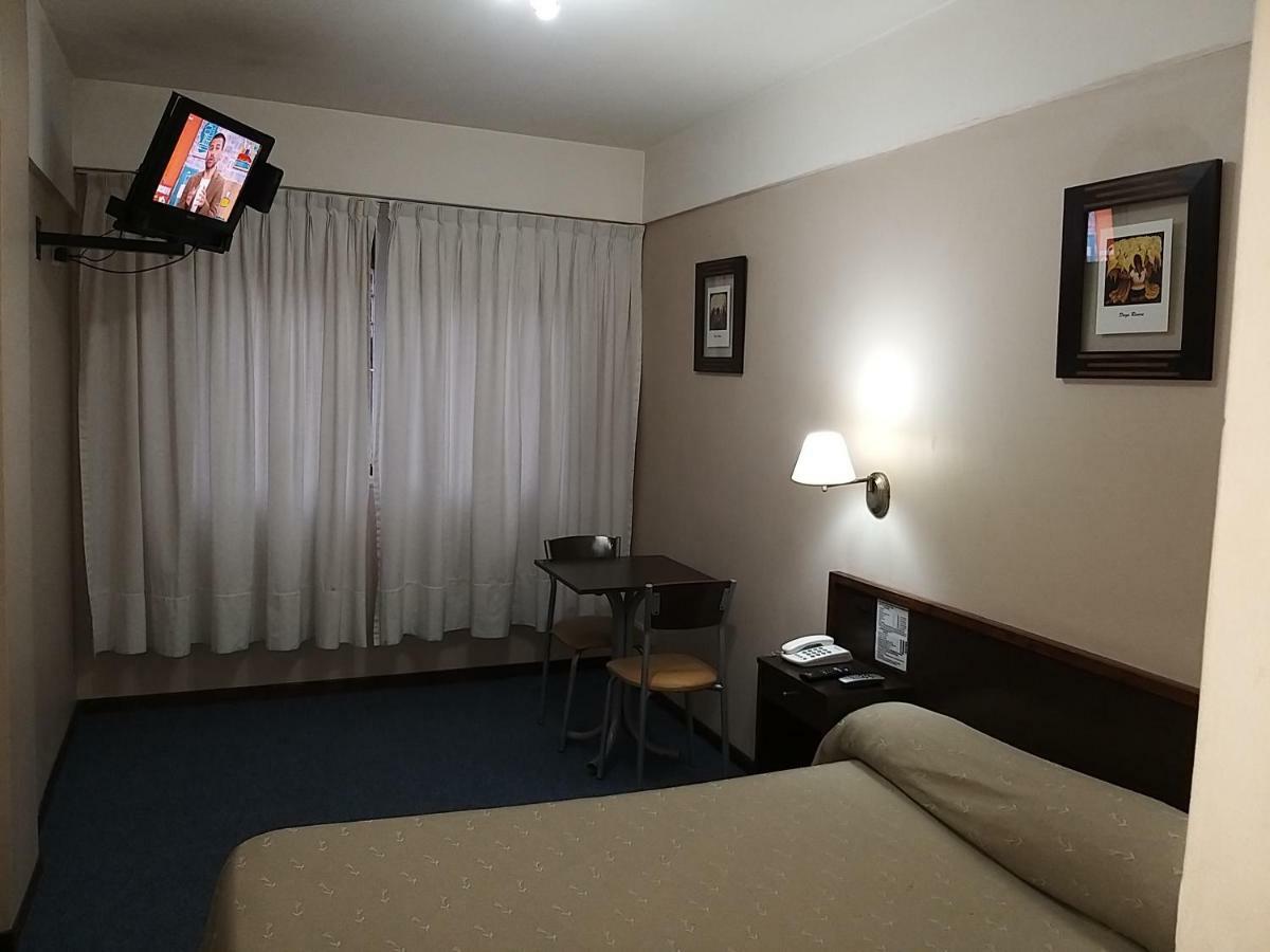 بوينس آيرس Hotel Carrara المظهر الخارجي الصورة